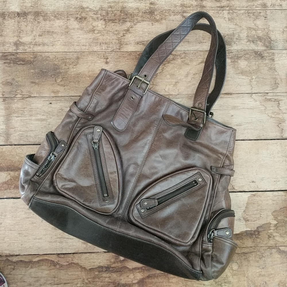 Brown vegan leather tote w pockets